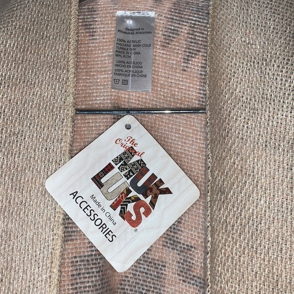 MUK LUKS PONCHO - Picture 4 of 6